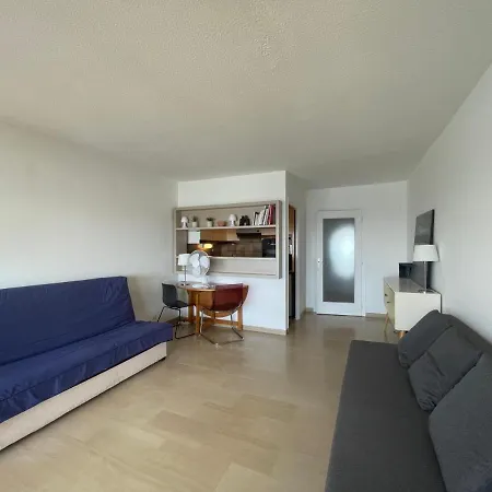 Studio Center Bay